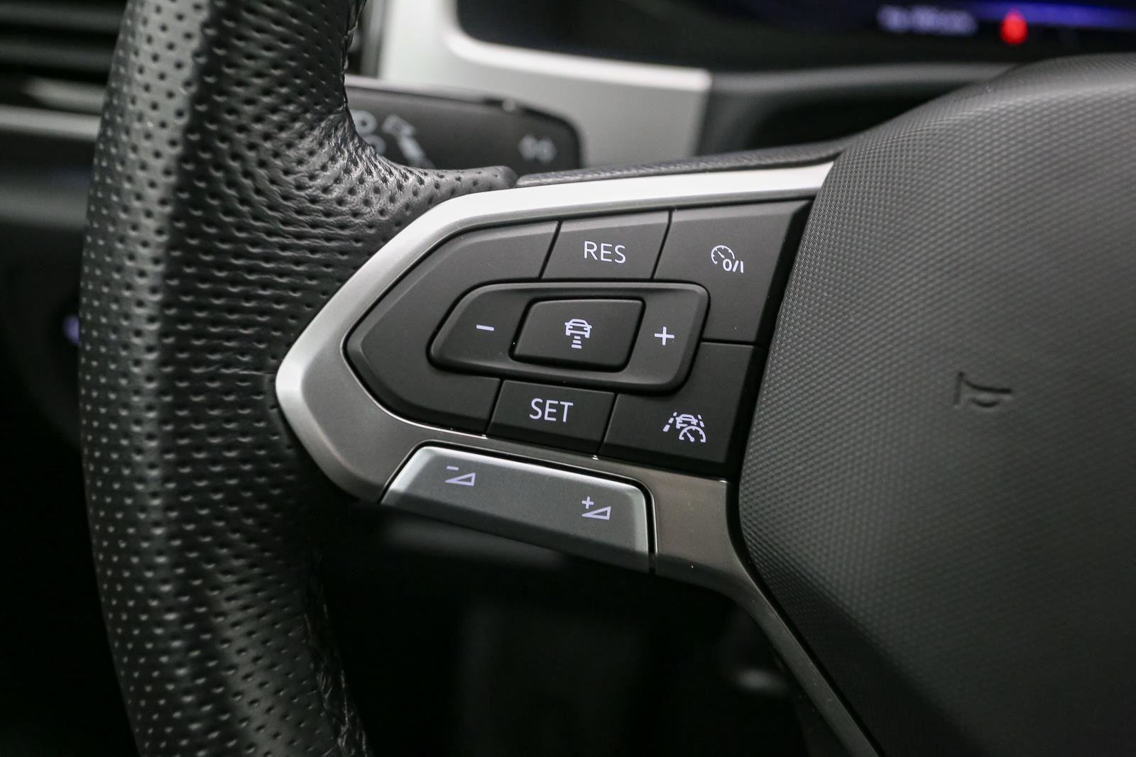 Certified 2023 Volkswagen Atlas Cross Sport SEL Premium R-Line image 40