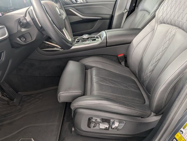 Used 2024 BMW X7 xDrive40i w/ Executive Package AWD/4WD image 14