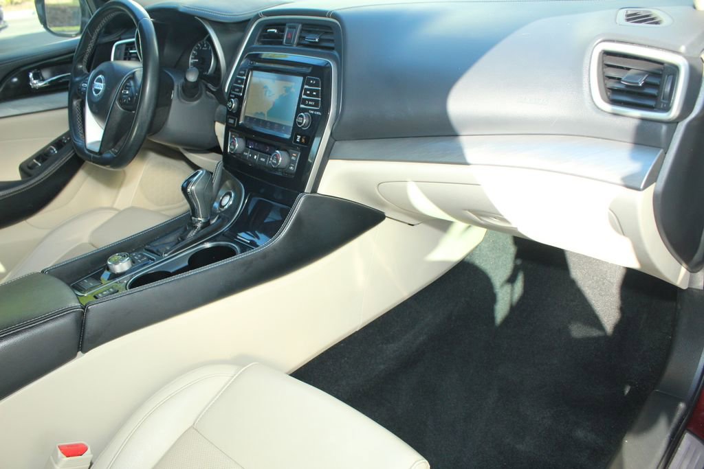 Used 2017 Nissan Maxima 3.5 SV w/ Interior Lighting Package image 24