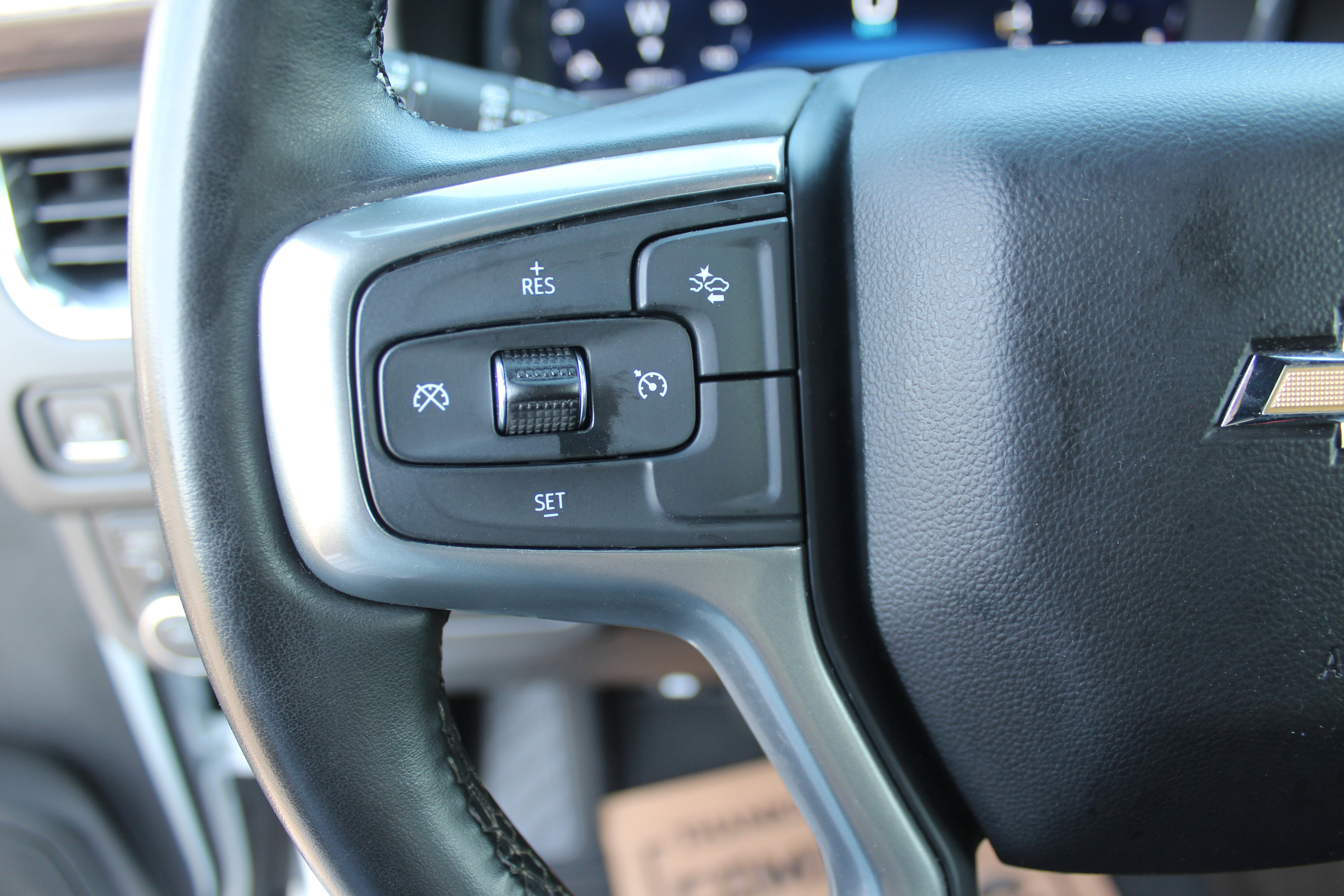 Used 2023 Chevrolet Suburban LT image 20