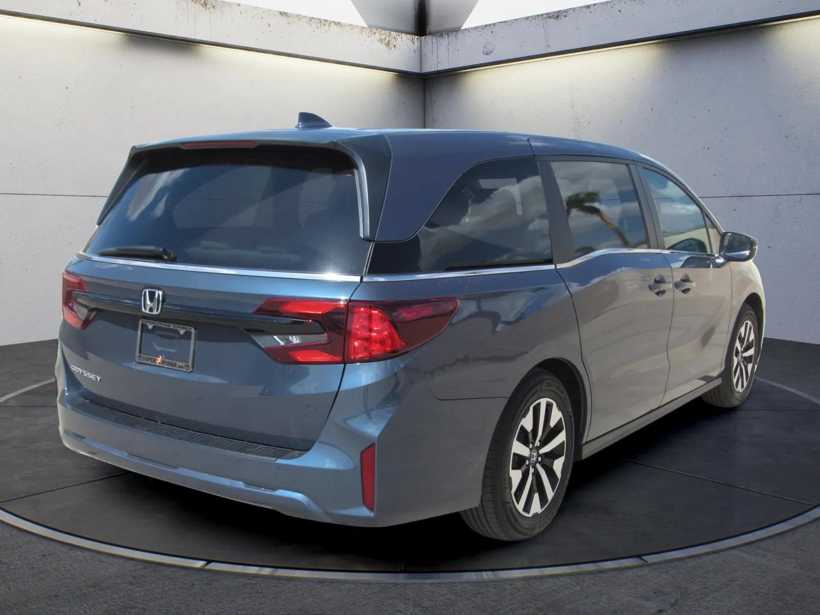 Certified 2025 Honda Odyssey EX-L image 5