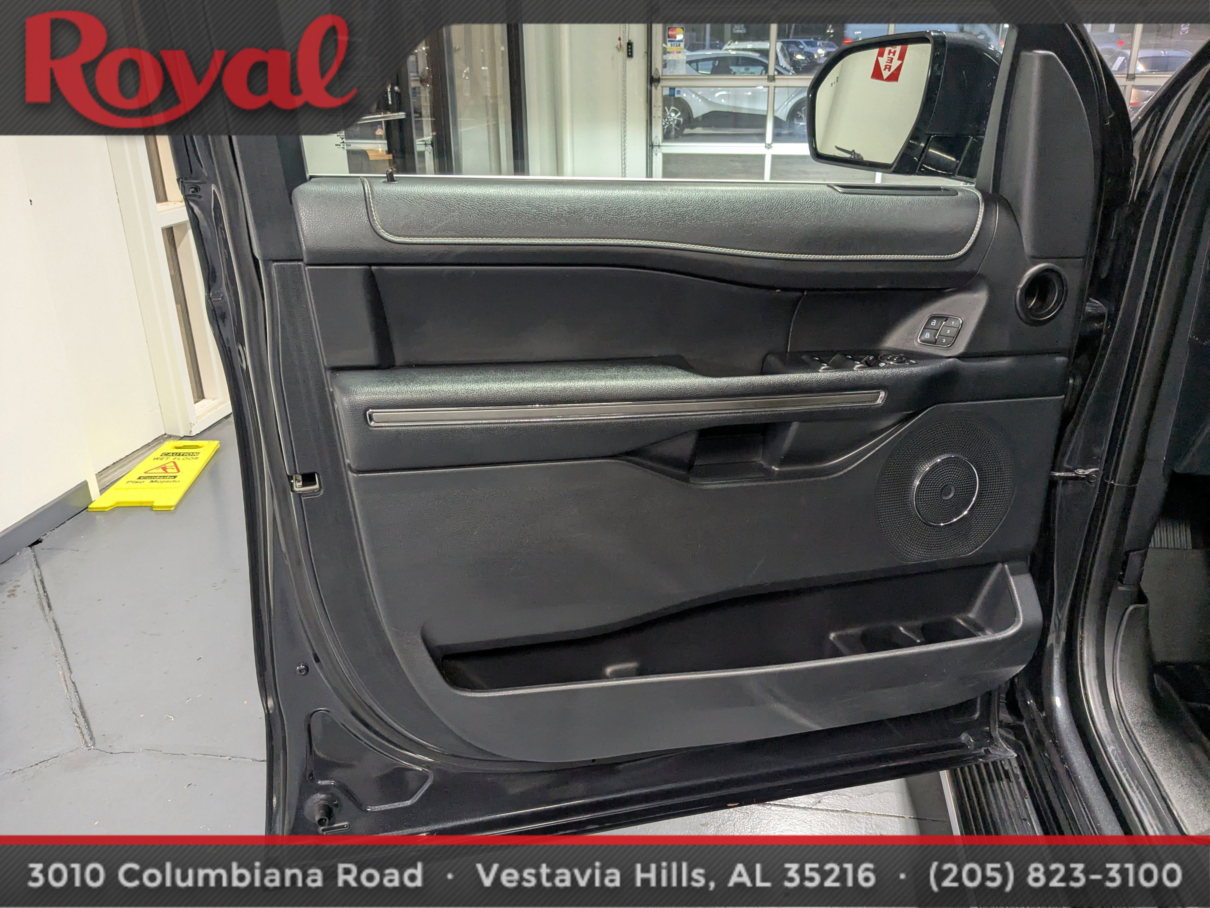 Used 2022 Ford Expedition XLT image 19