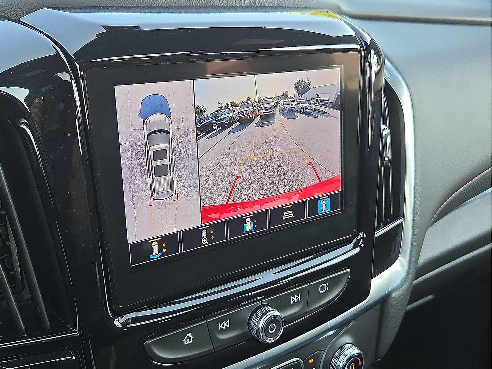 Used 2022 Chevrolet Traverse RS AWD/4WD image 18