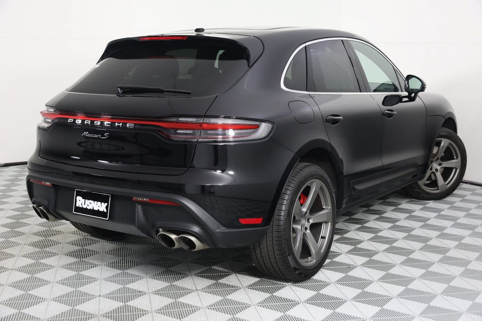 Certified 2023 Porsche Macan S AWD/4WD image 7