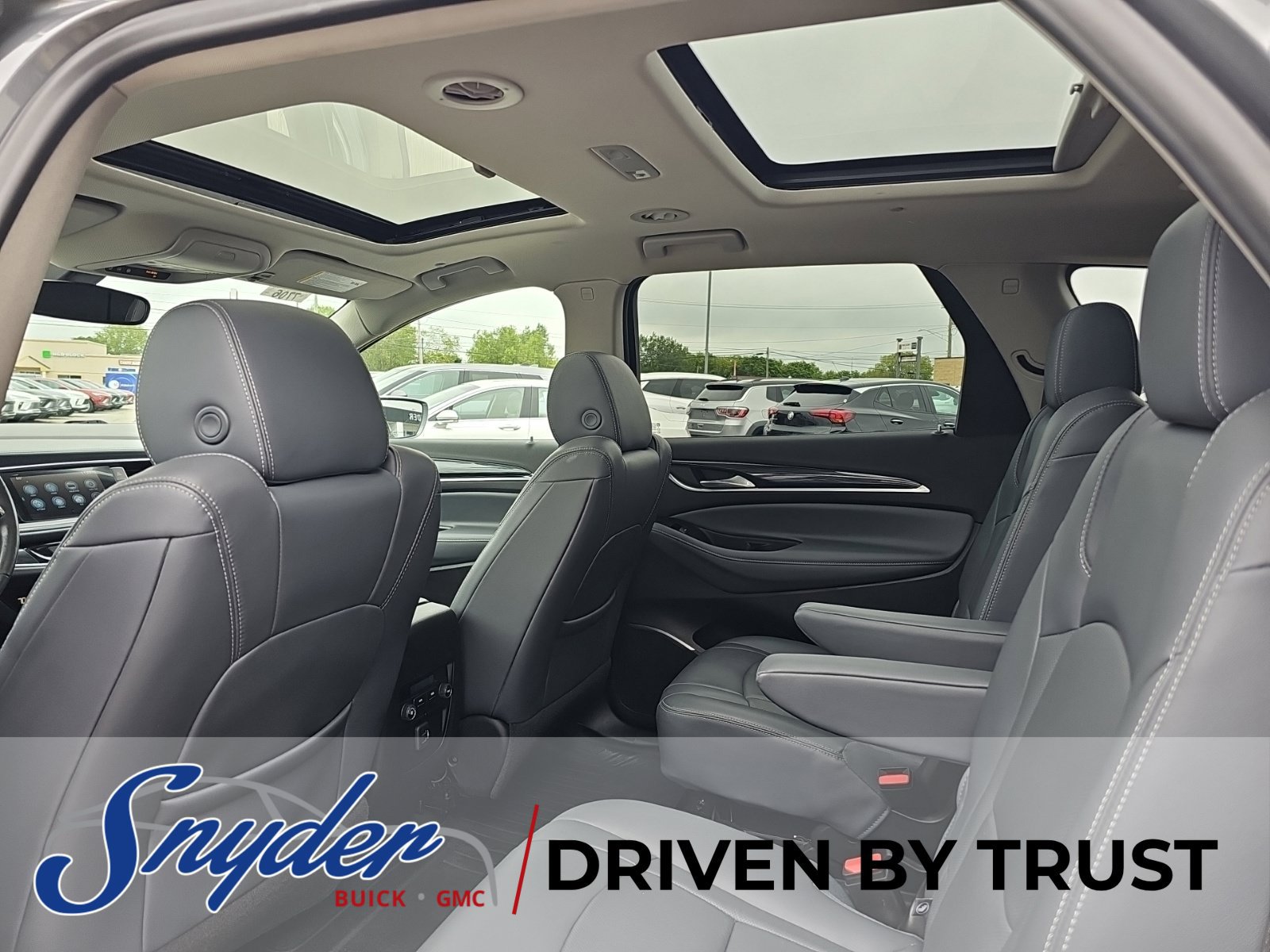 Used 2019 Buick Enclave Essence AWD/4WD image 25