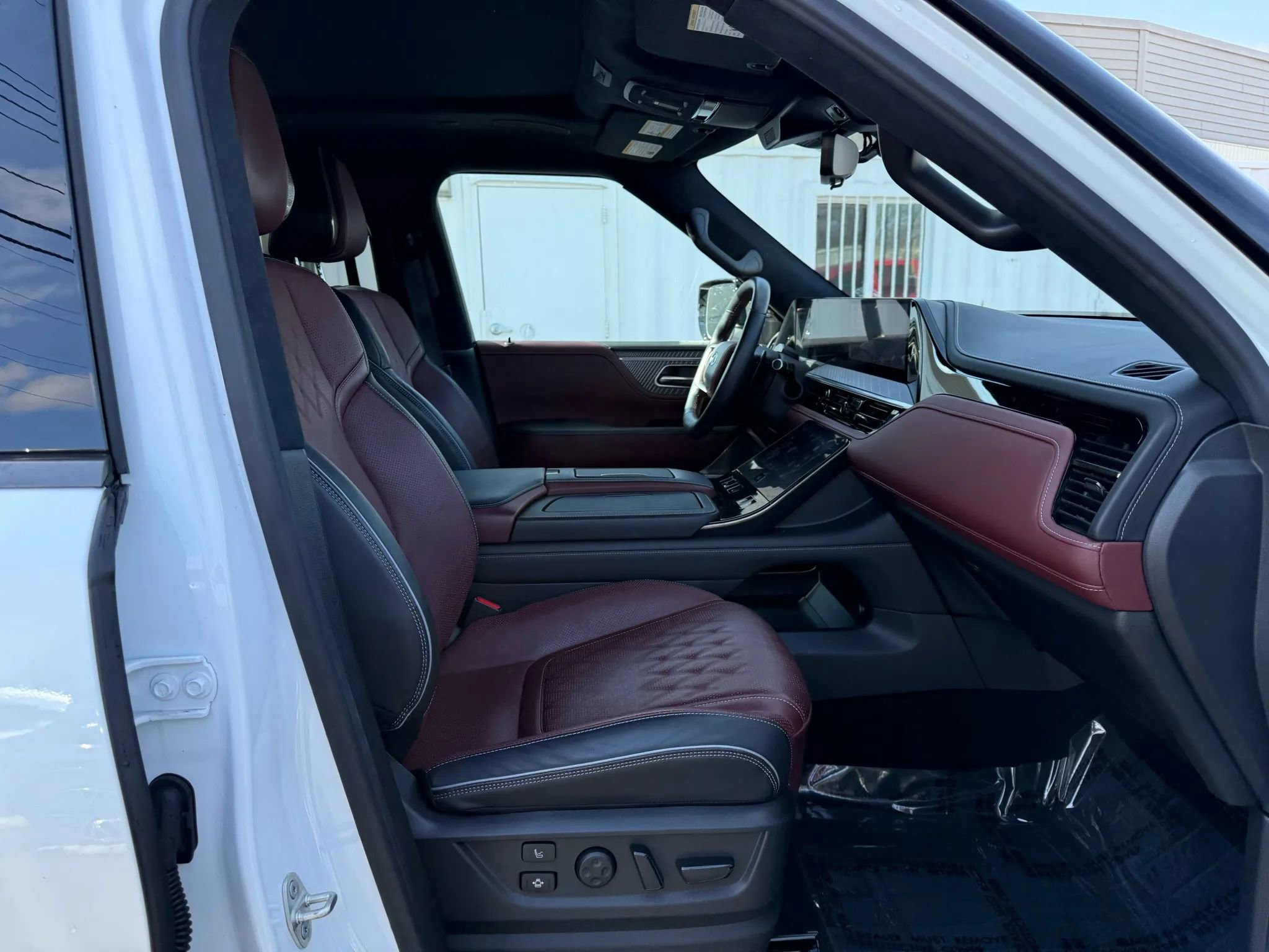 Used 2025 INFINITI QX80 Autograph image 37