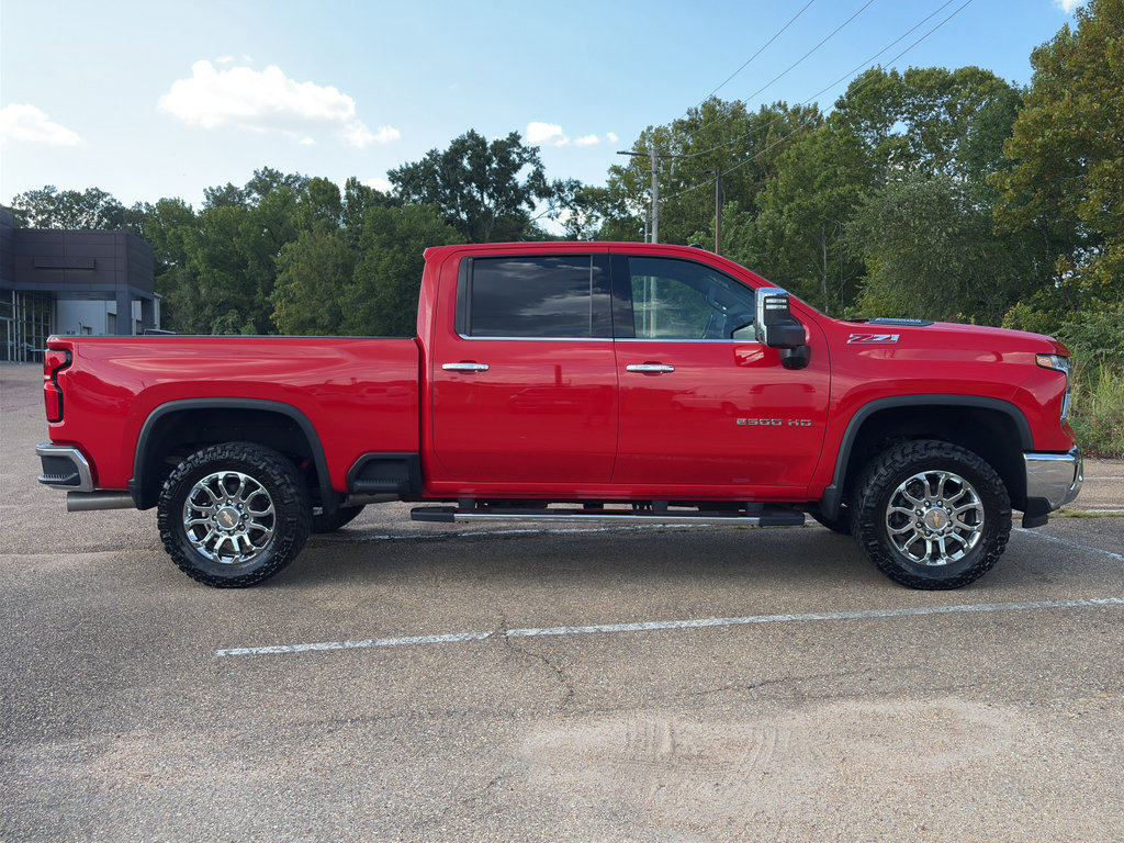 Used 2024 Chevrolet Silverado 2500 LTZ w/ LTZ Premium Package AWD/4WD image 3