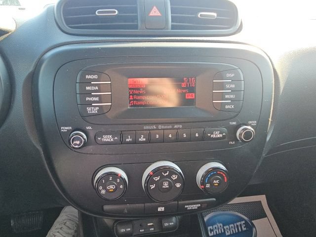 Used 2015 Kia Soul + FWD image 22