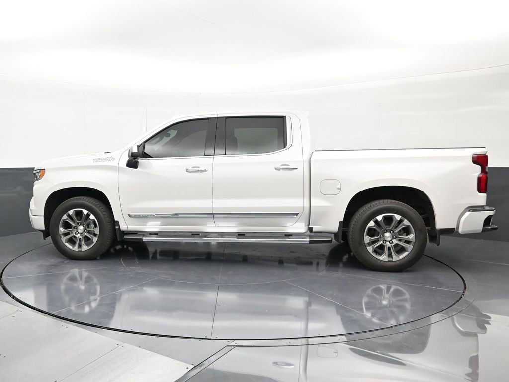 Used 2025 Chevrolet Silverado 1500 High Country w/ Technology Package RWD image 2
