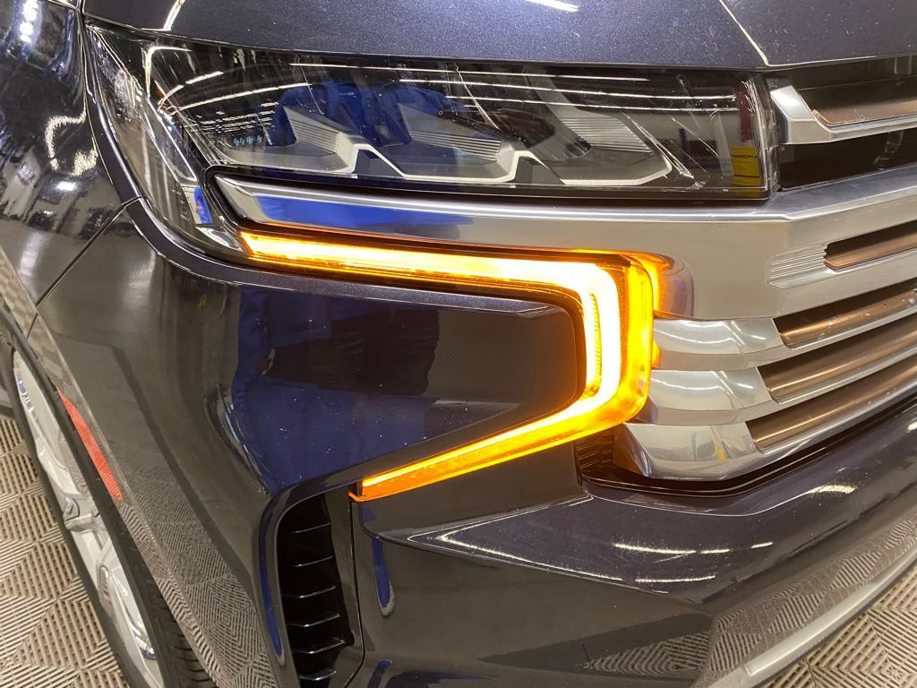 Used 2022 Chevrolet Tahoe High Country AWD/4WD image 2