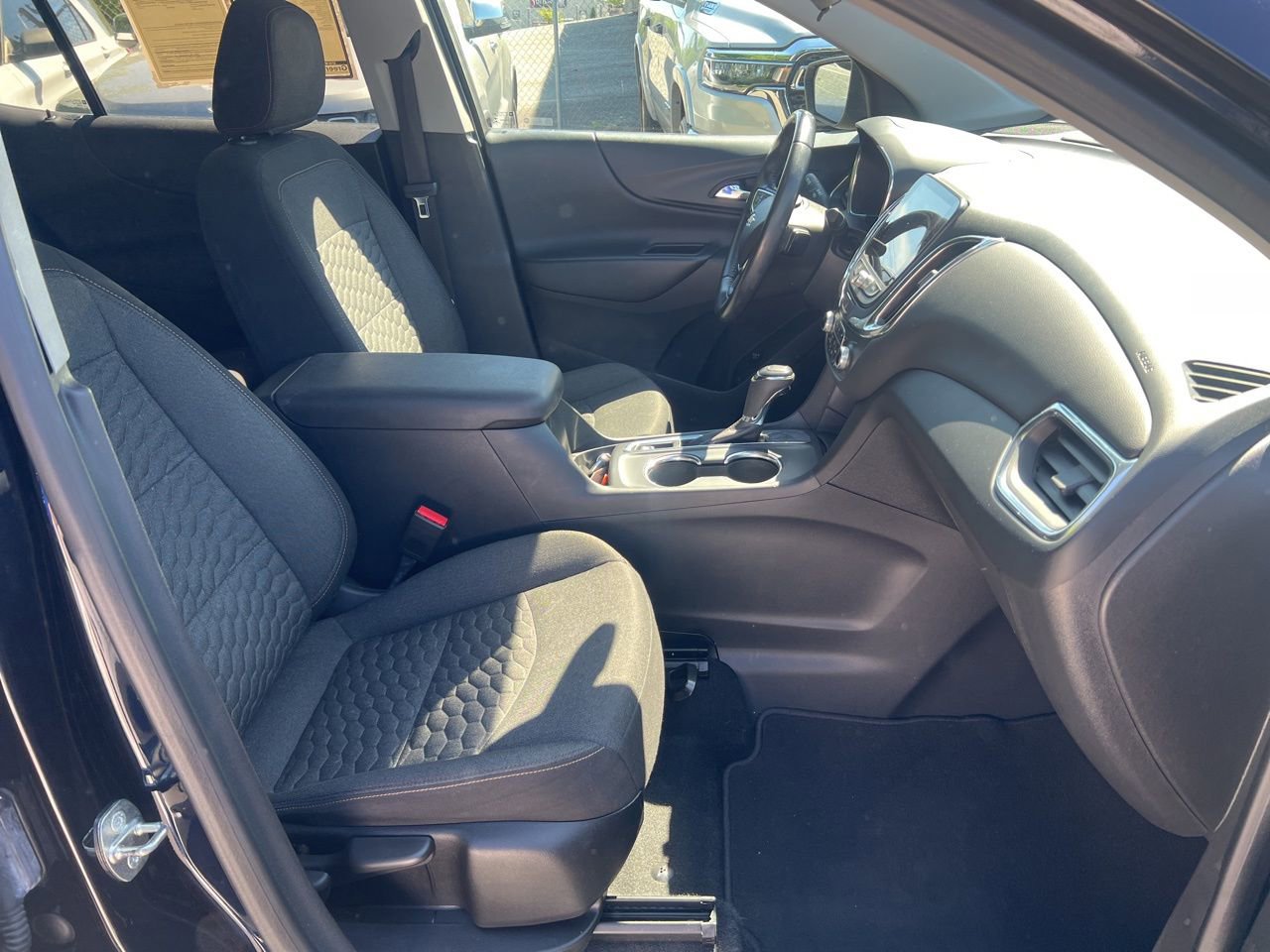 Used 2020 Chevrolet Equinox LT image 25