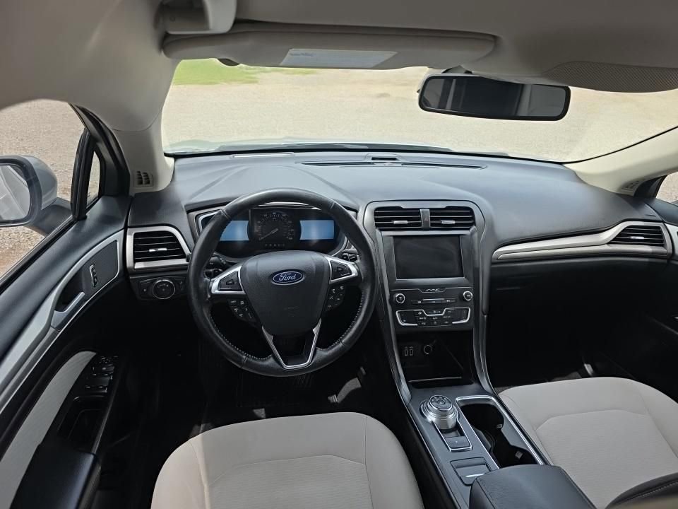 Used 2019 Ford Fusion SE w/ Equipment Group 151A FWD image 5