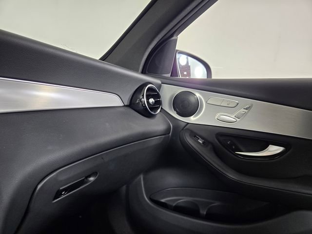 Used 2019 Mercedes-Benz GLC 300 4MATIC image 27