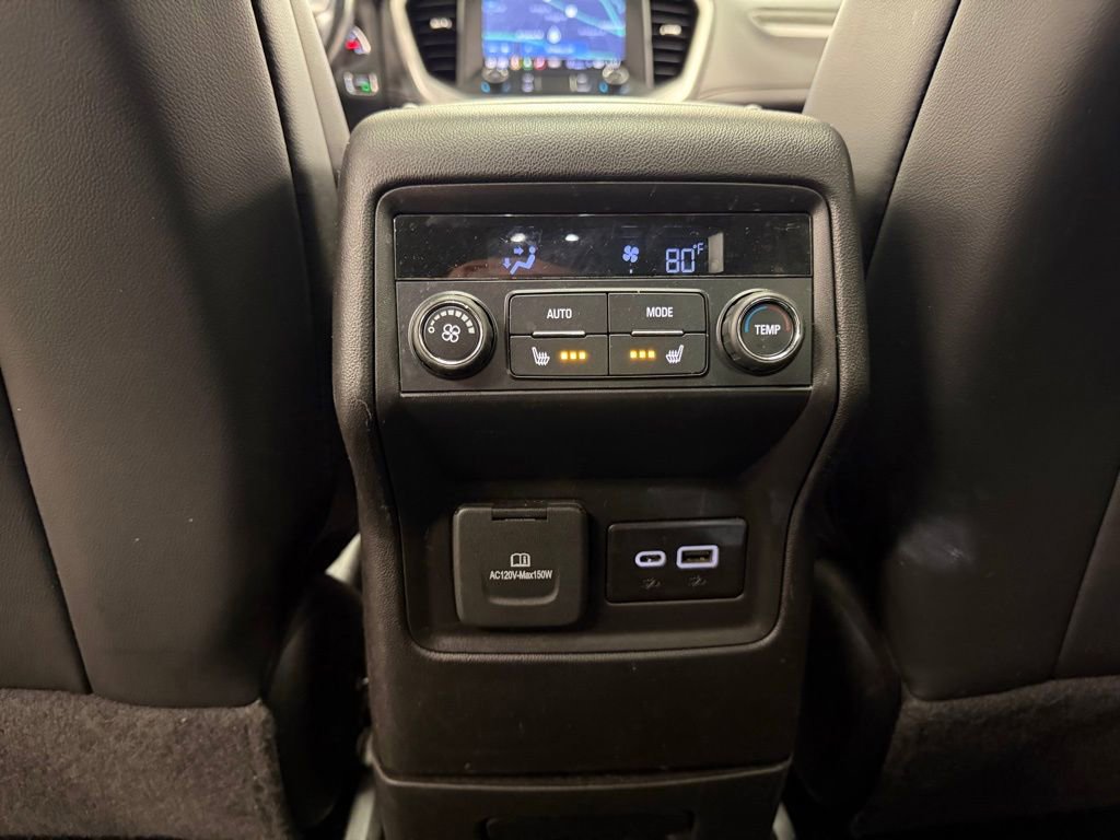Used 2022 GMC Acadia SLT w/ Technology Package image 16