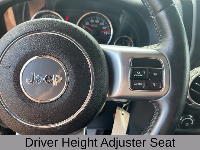 Used 2015 Jeep Wrangler Unlimited Rubicon AWD/4WD image 29