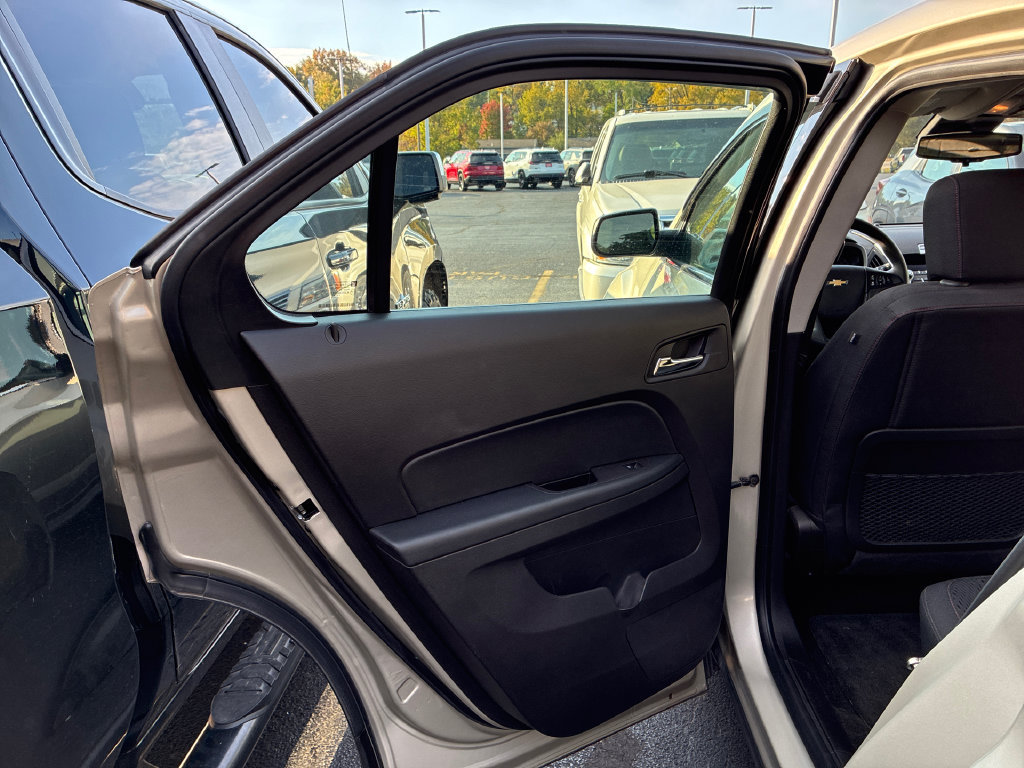 Used 2015 Chevrolet Equinox LS FWD image 11