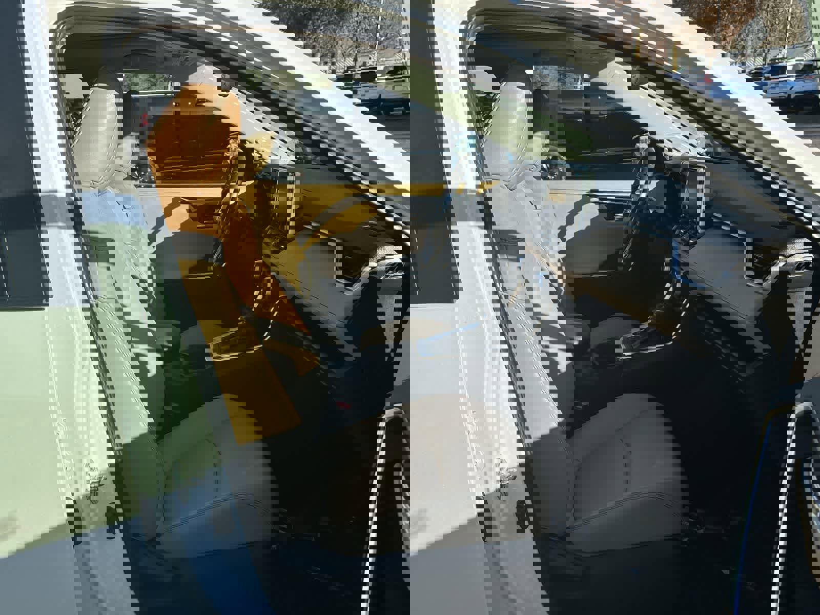 Used 2020 Toyota RAV4 Limited image 9