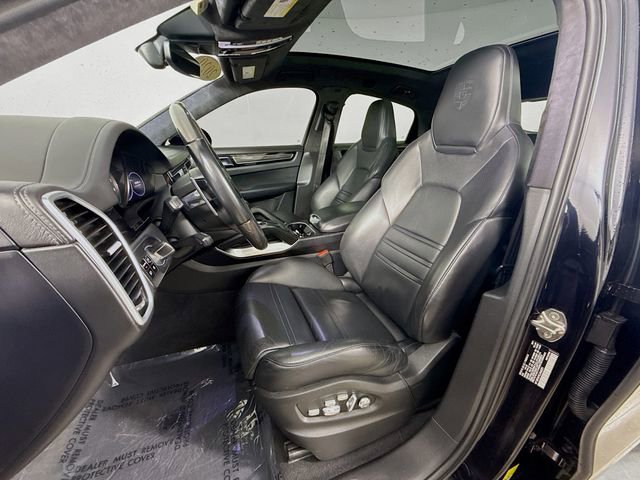 Used 2020 Porsche Cayenne Turbo image 22