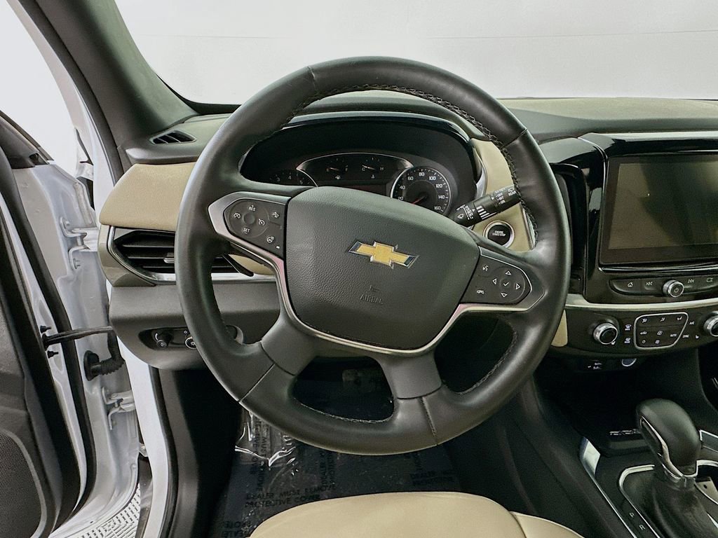 Used 2023 Chevrolet Traverse LT w/ LT Premium Package image 16