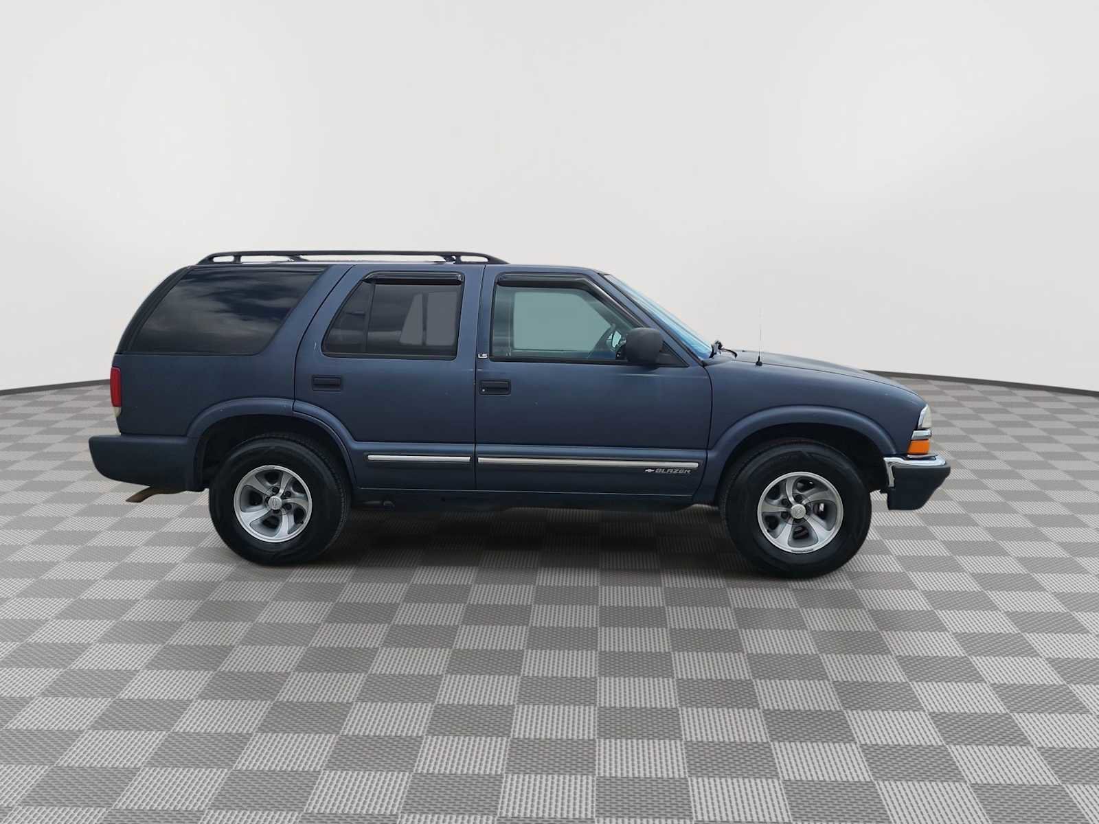 Used 2000 Chevrolet Blazer LS w/ LS Preferred Equipment Group image 9
