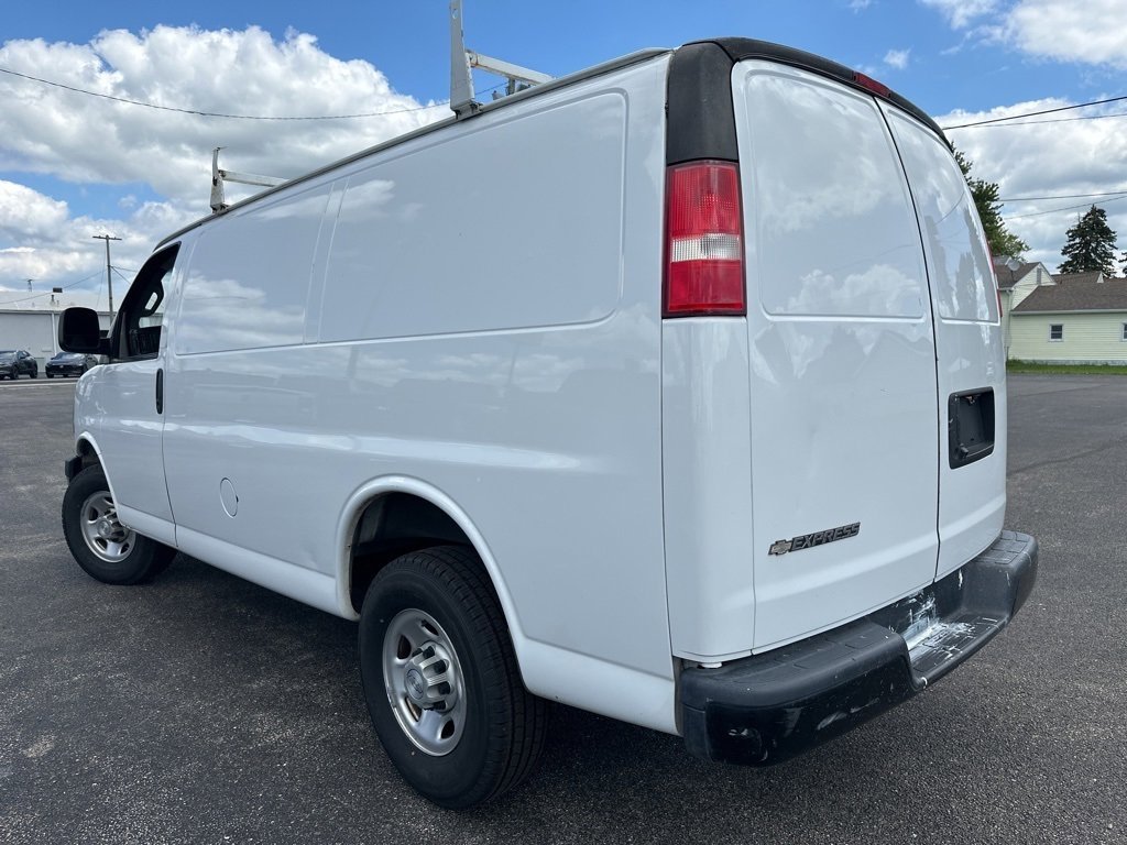 Used 2018 Chevrolet Express 2500 Work Van image 6