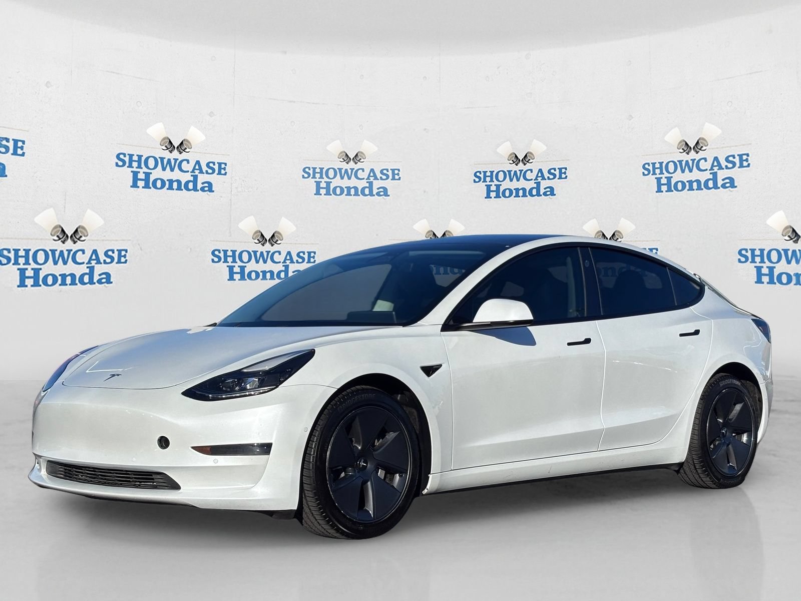 Used 2021 Tesla Model 3 Standard Range RWD image 2