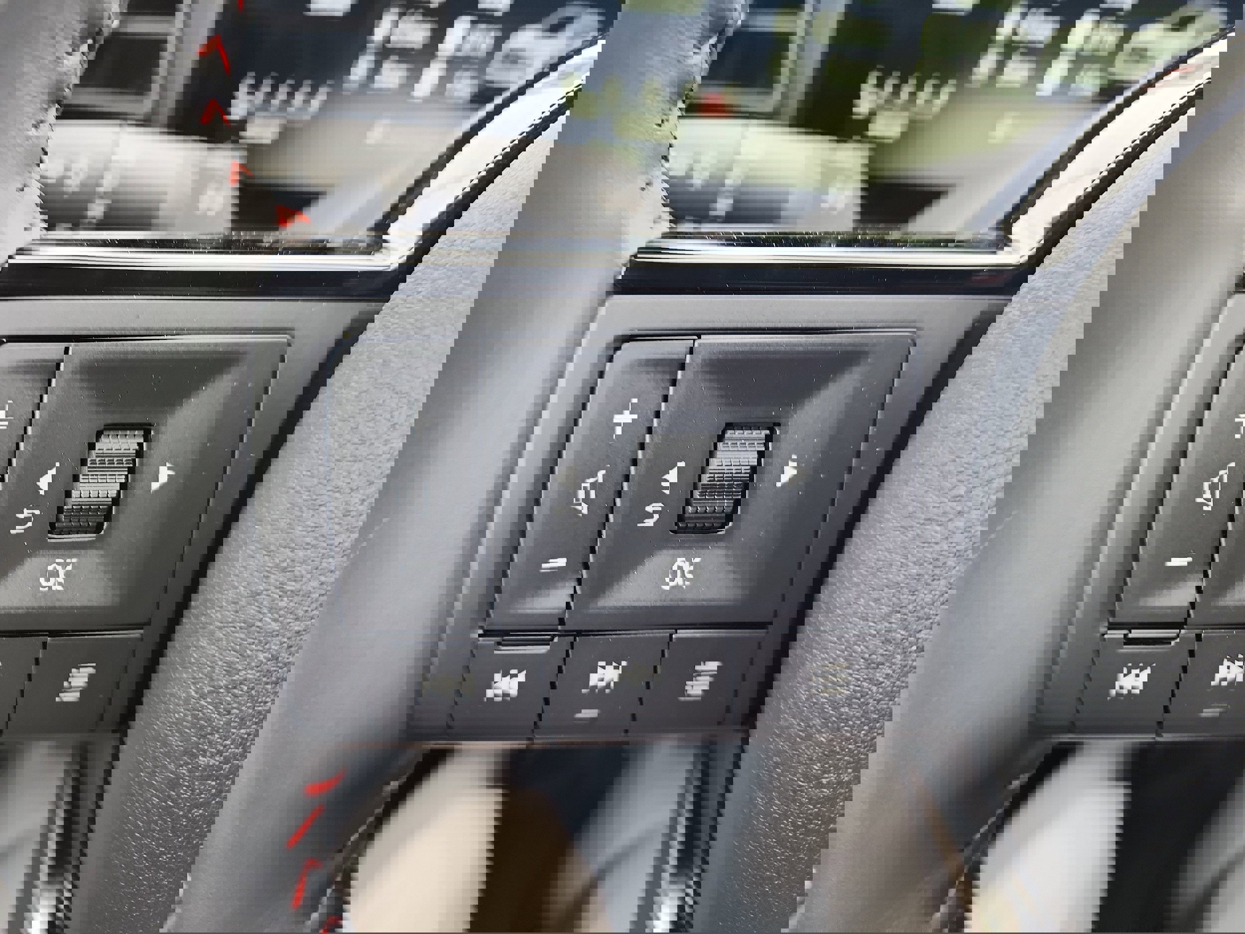 New 2026 Nissan Kicks SR image 18