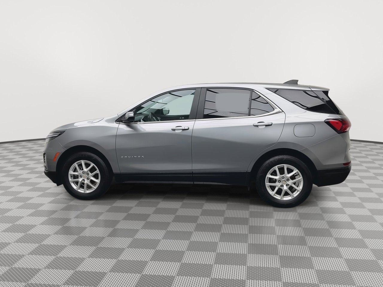 Used 2023 Chevrolet Equinox LT w/ Driver Convenience Package AWD/4WD image 35