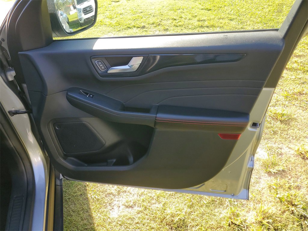 Used 2023 Ford Escape ST-Line image 36