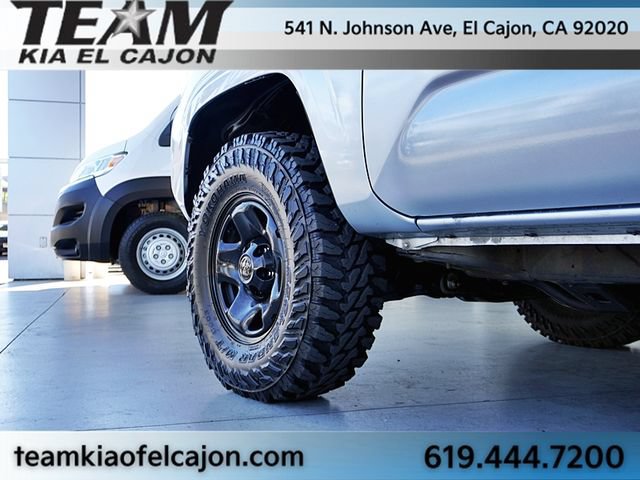 Used 2022 Toyota Tacoma SR AWD/4WD image 9