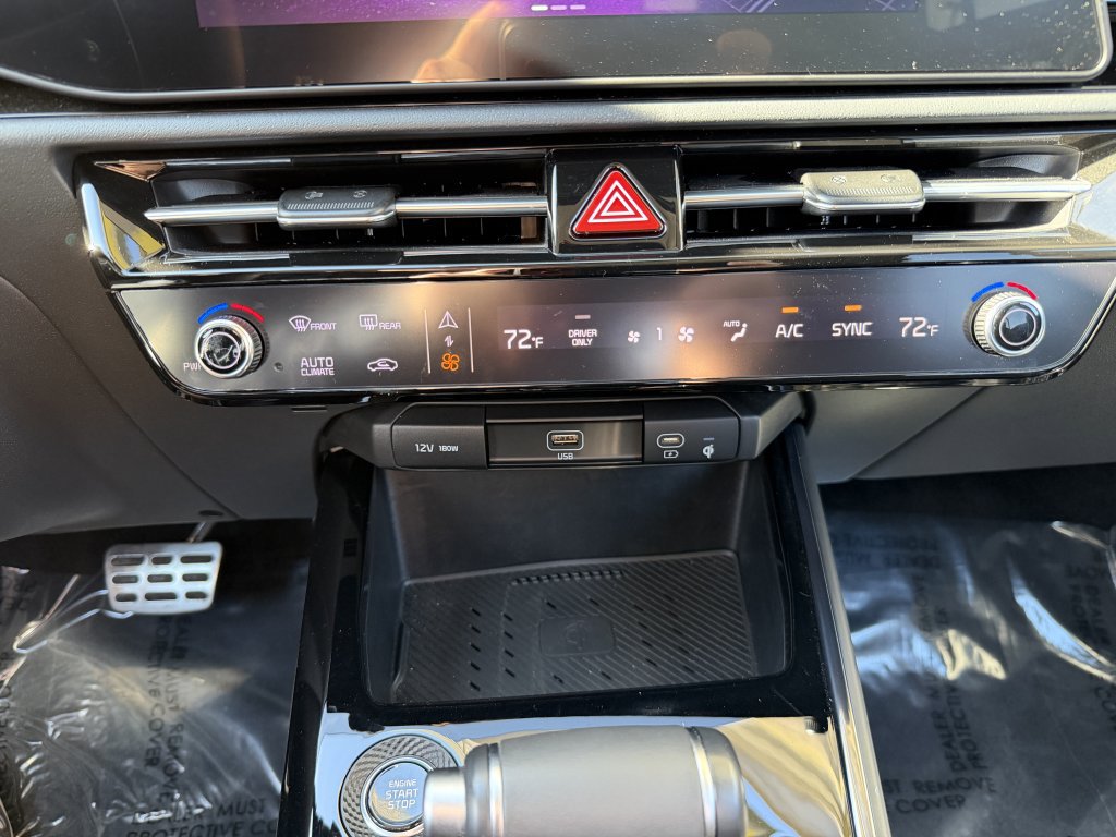 Used 2024 Kia Niro EX Touring image 22