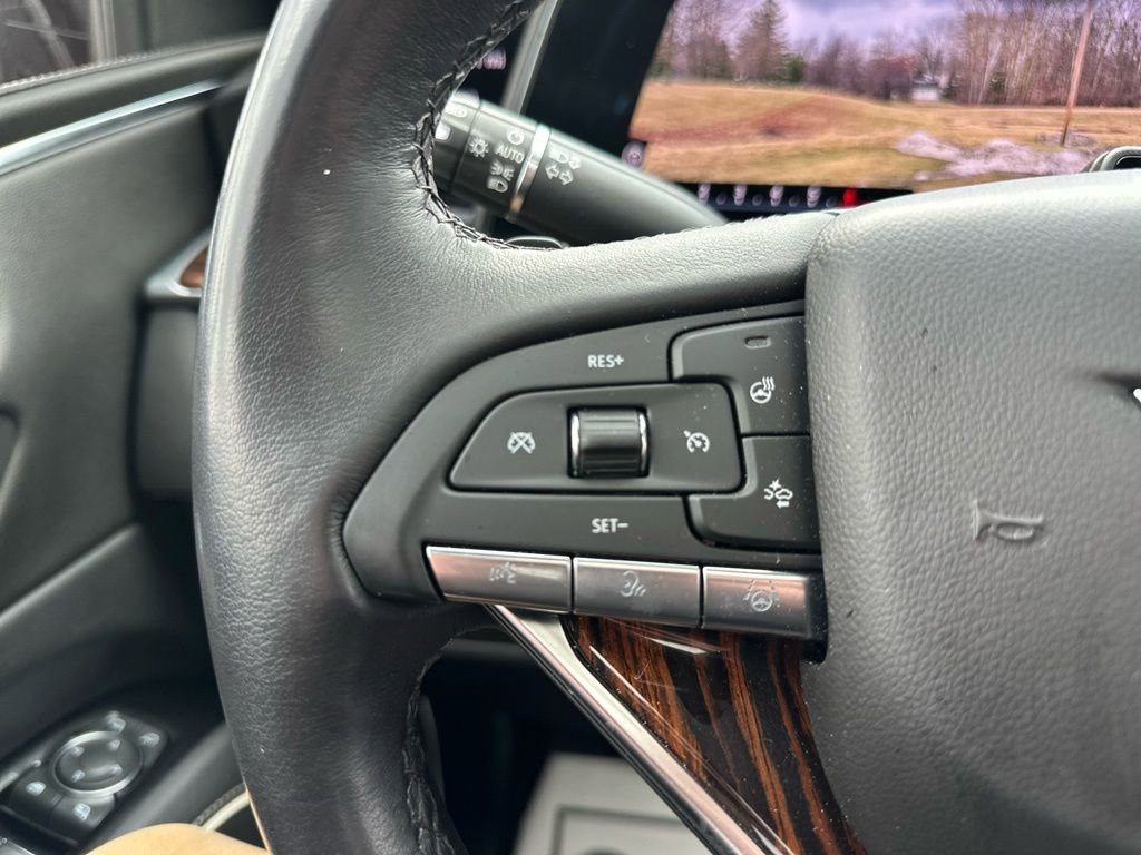 Used 2022 Cadillac Escalade Premium Luxury image 20