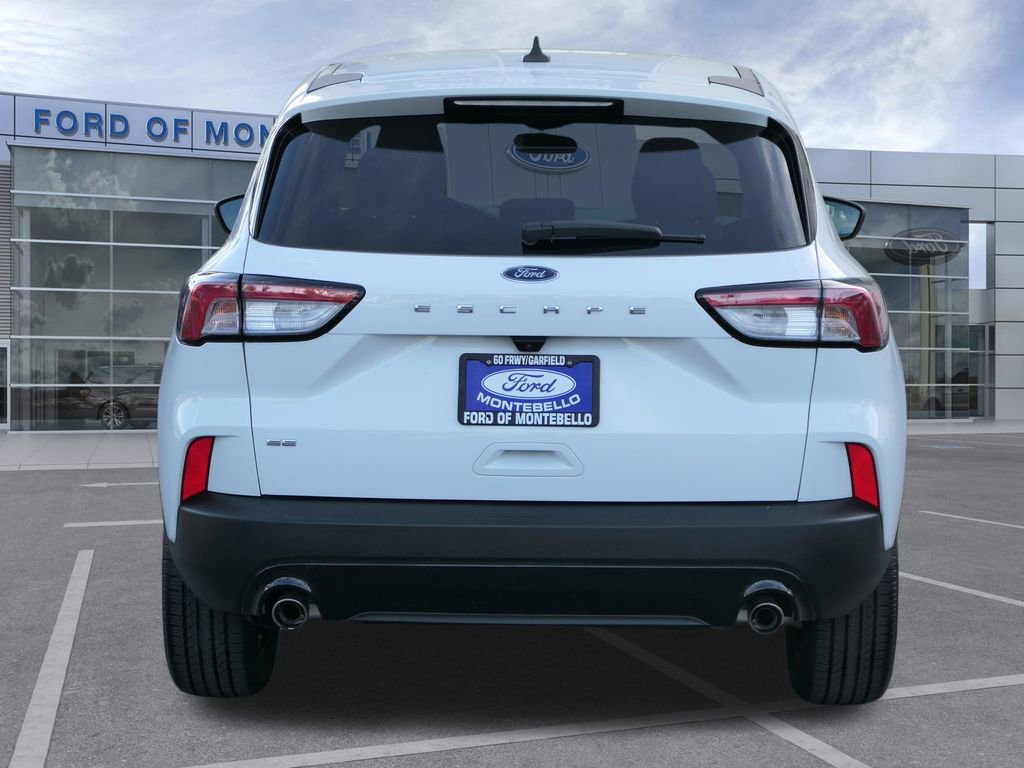 Used 2022 Ford Escape SE w/ SE Sport Appearance Package image 6