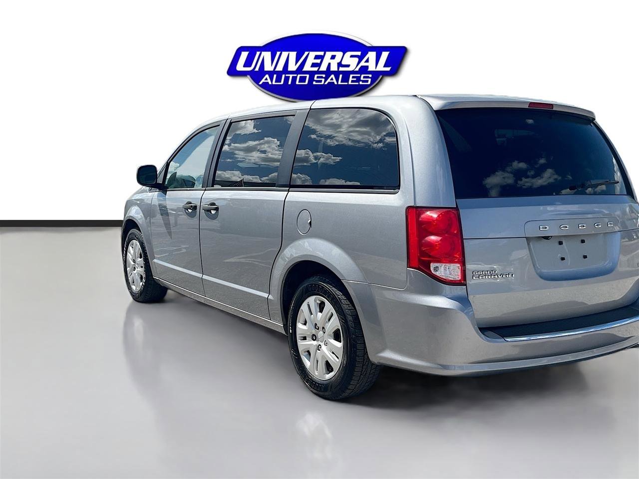 Used 2019 Dodge Grand Caravan SE image 5