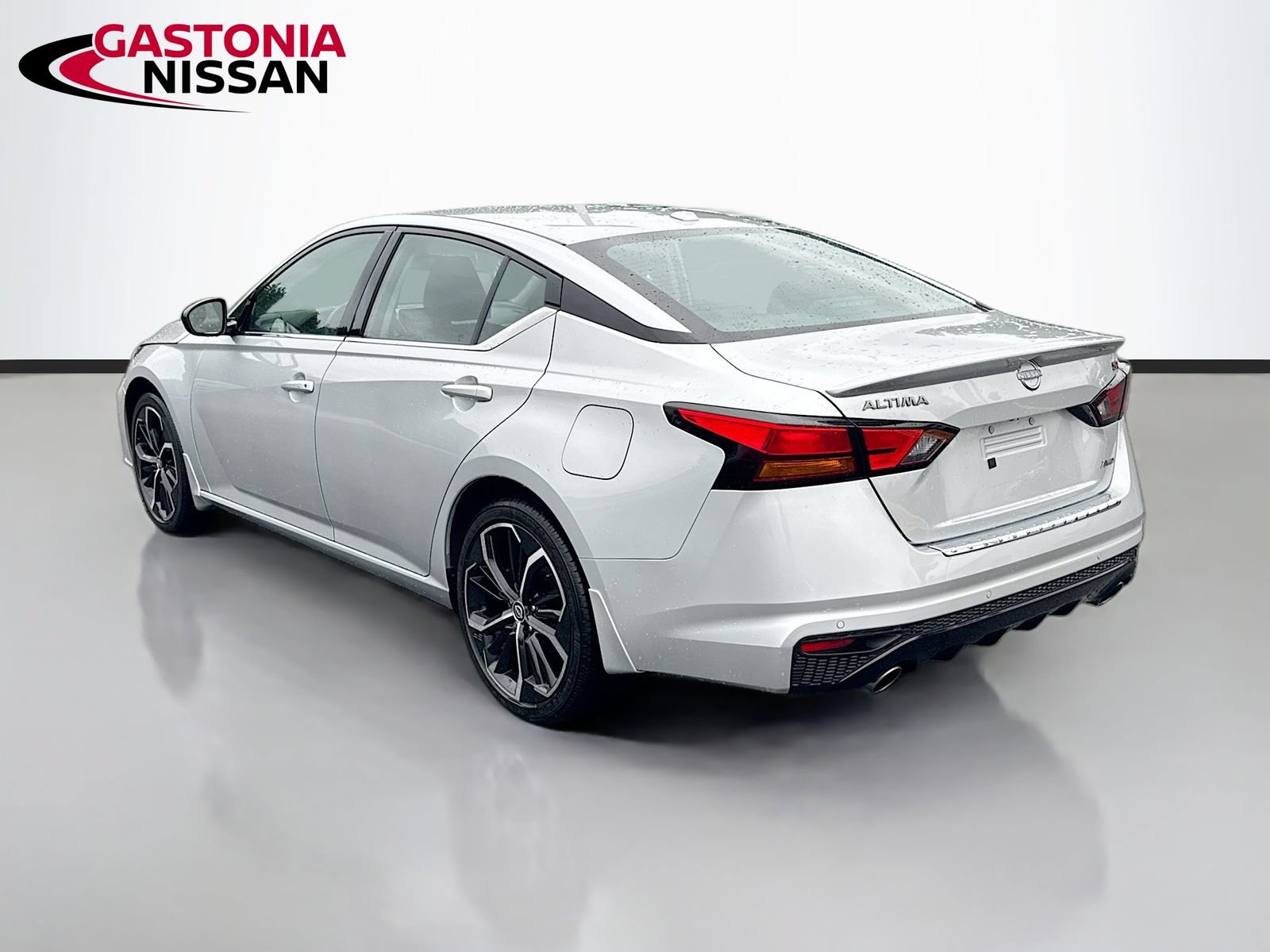 Used 2023 Nissan Altima 2.5 SR AWD/4WD image 6