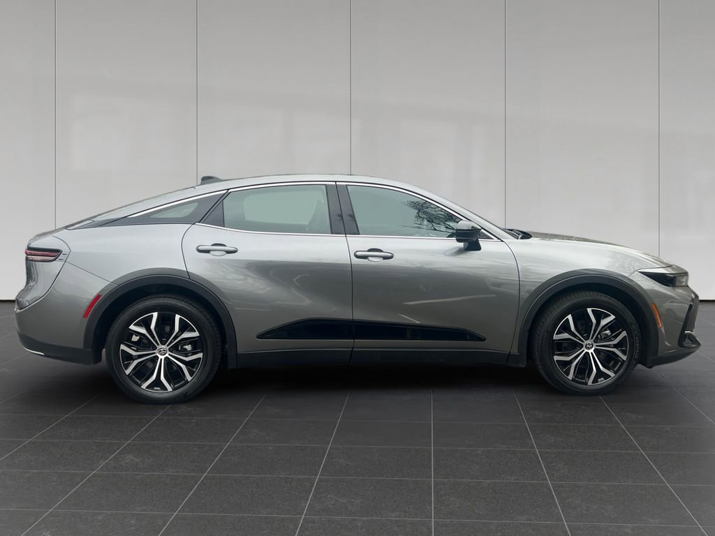 Used 2026 Toyota Crown XLE AWD/4WD image 6