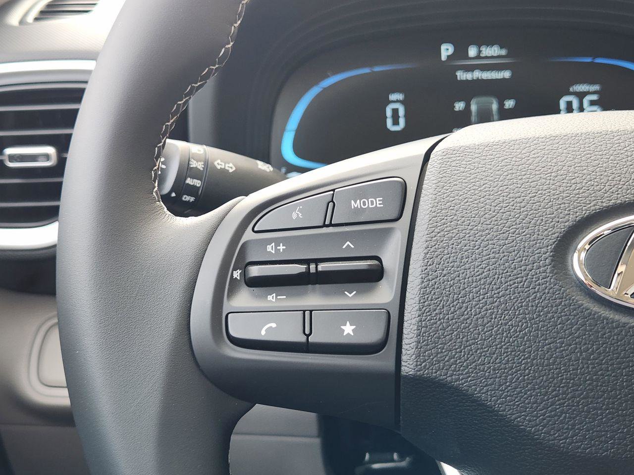 New 2026 Hyundai Venue SEL FWD image 27