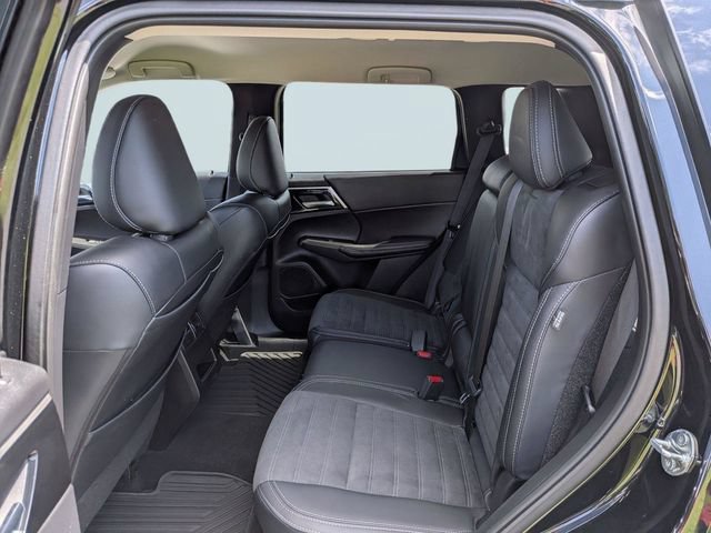 Used 2024 Mitsubishi Outlander SE AWD/4WD image 13