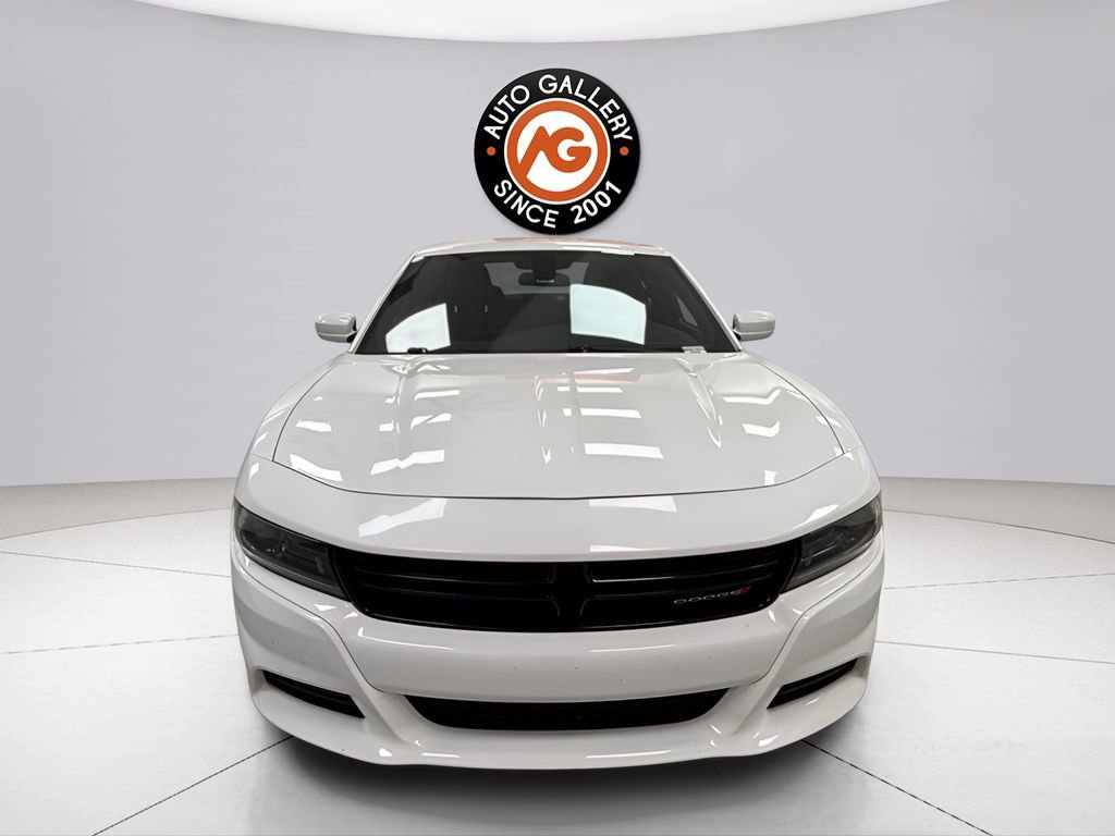 Used 2022 Dodge Charger SXT image 2