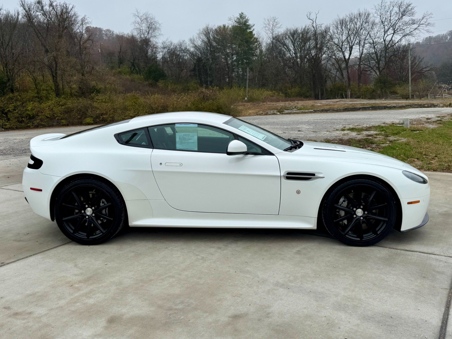 Used 2015 Aston Martin V8 Vantage GT RWD image 3