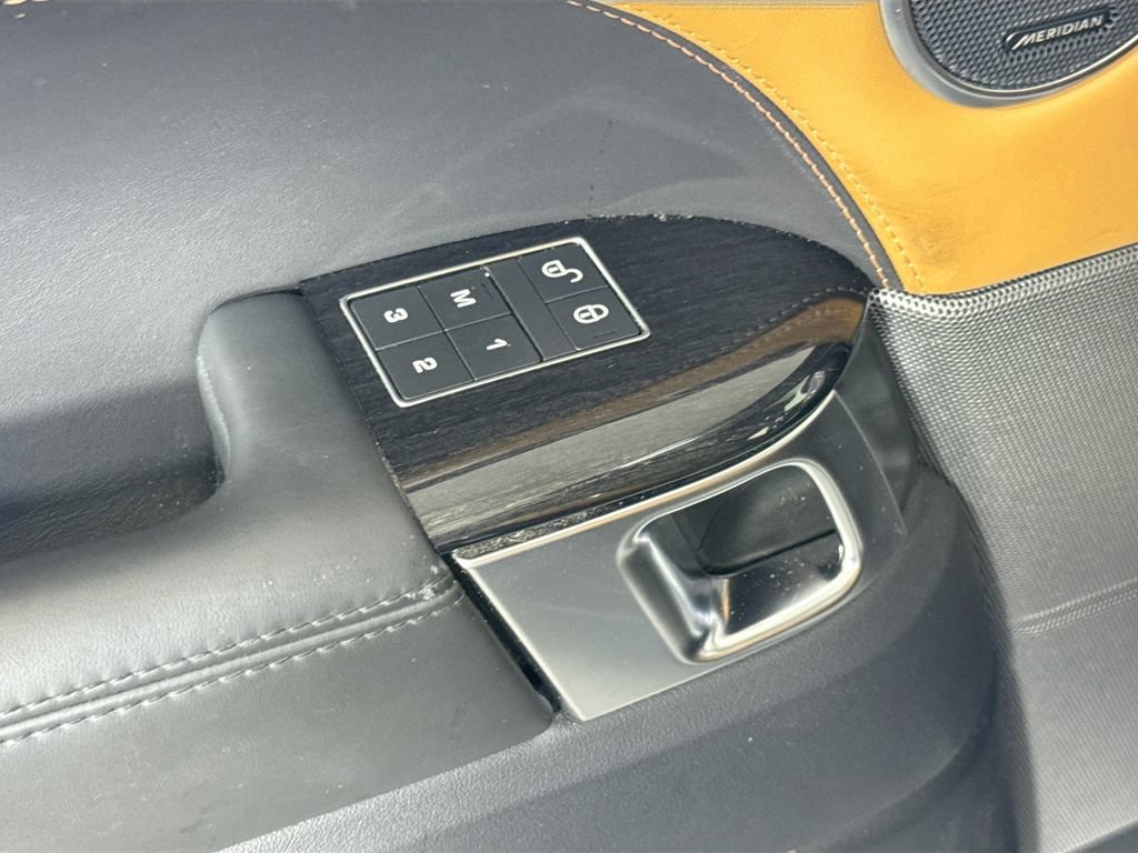 Used 2019 Land Rover Range Rover Sport SE AWD/4WD image 18