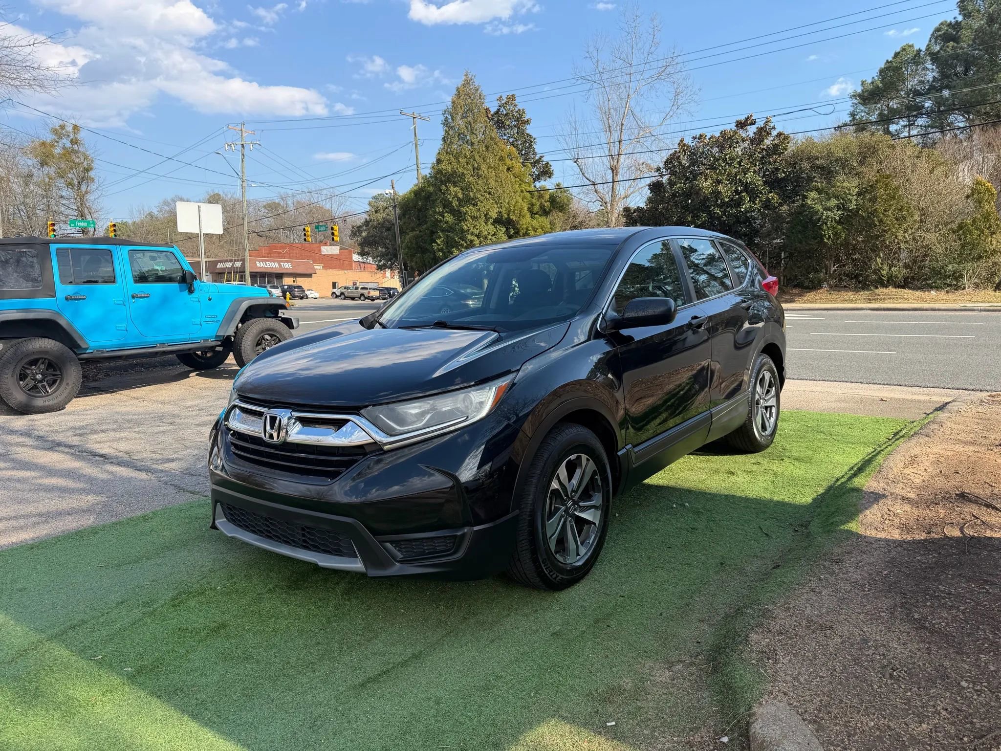 Used 2019 Honda CR-V LX image 9