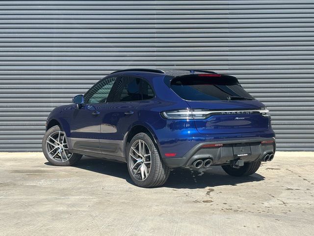 Used 2025 Porsche Macan AWD/4WD image 3