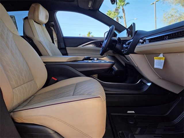 New 2025 Cadillac Lyriq Luxury image 13