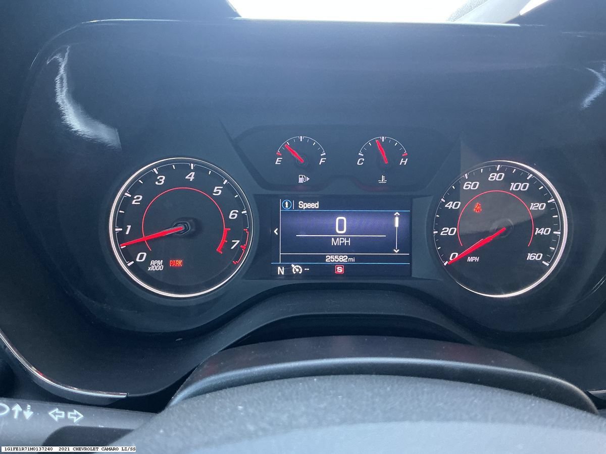 Used 2021 Chevrolet Camaro LT RWD image 10