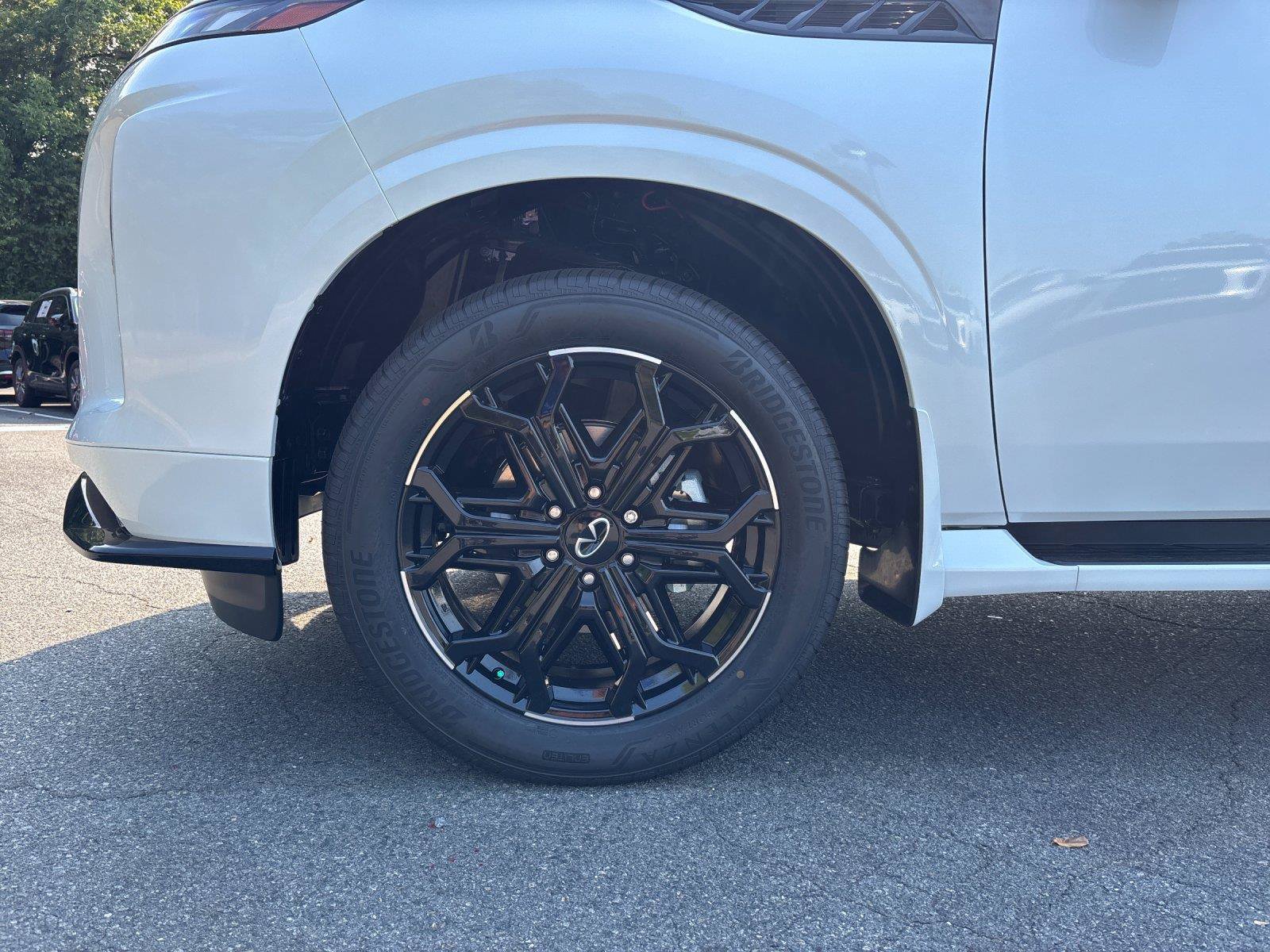 New 2027 INFINITI QX80 Sensory AWD/4WD image 10