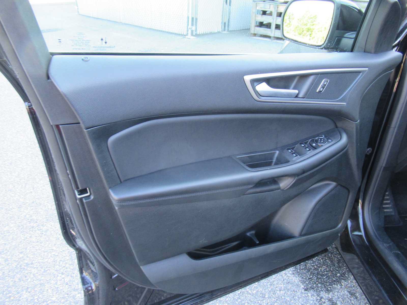 Used 2024 Ford Edge SEL AWD/4WD image 11