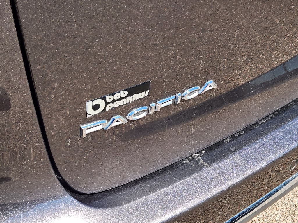 Used 2023 Chrysler Pacifica Touring-L FWD image 31