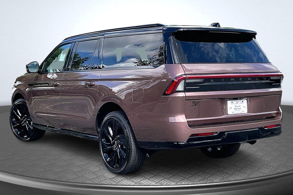 New 2027 Lincoln Navigator L Black Label AWD/4WD image 3