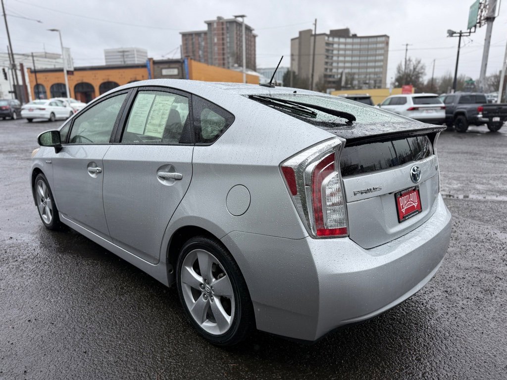 Used 2015 Toyota Prius Five w/ Advanced Technology Package image 6
